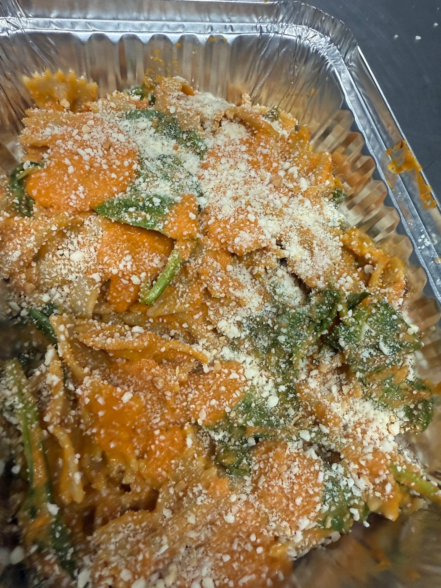 Roasted bell pepper pasta with spinach (GF, Vegan)