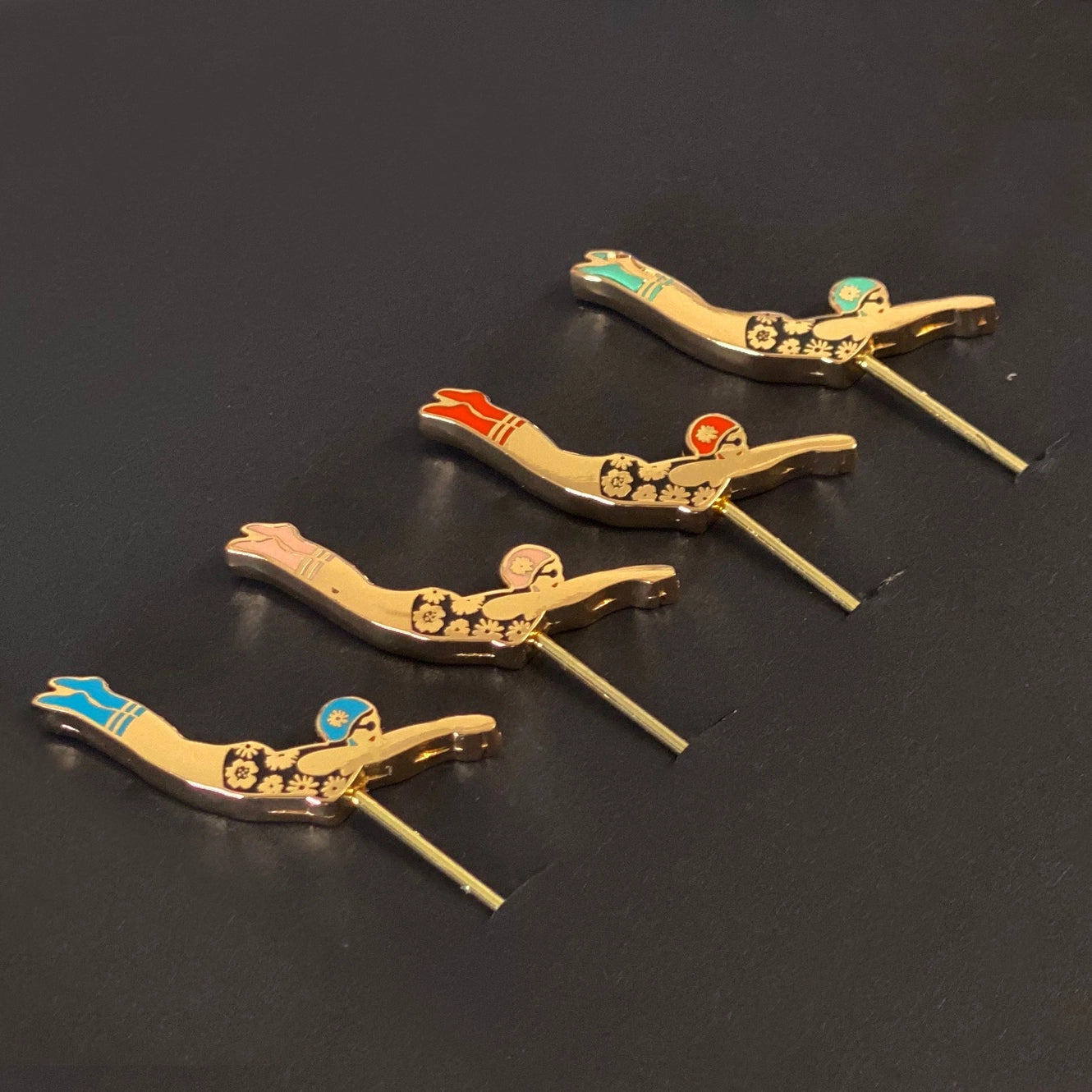 Love & Victory -  Multicolor Diver Cocktail Picks